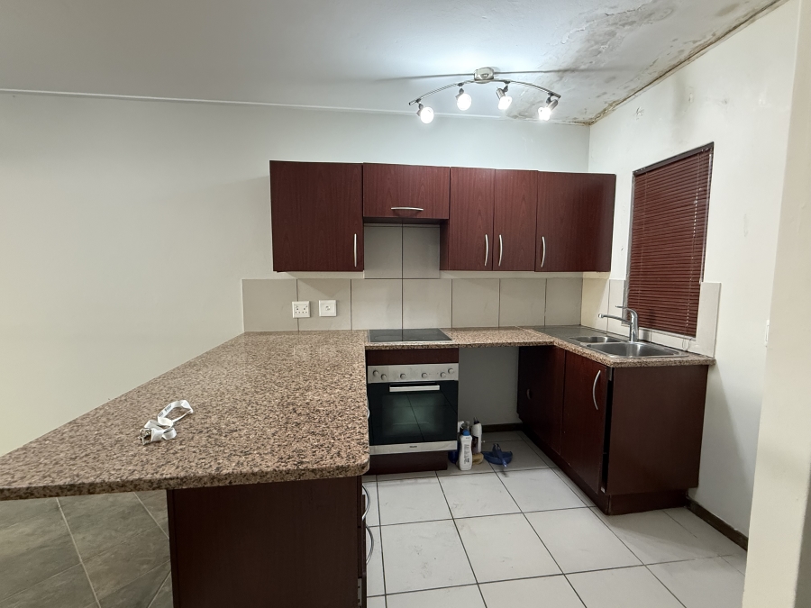 To Let 1 Bedroom Property for Rent in Roodepoort Gauteng