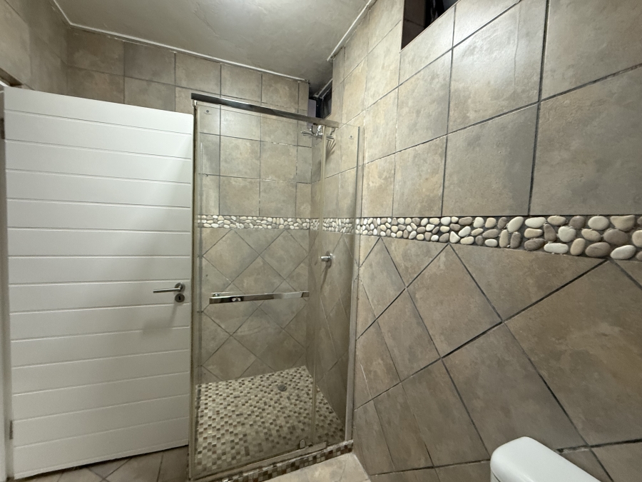To Let 1 Bedroom Property for Rent in Roodepoort Gauteng