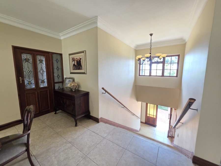 5 Bedroom Property for Sale in Waterkloof Ridge Gauteng