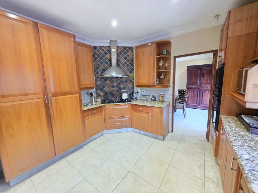 5 Bedroom Property for Sale in Waterkloof Ridge Gauteng