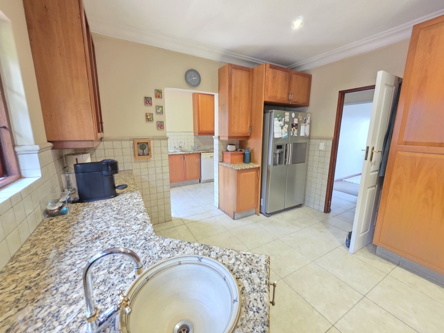 5 Bedroom Property for Sale in Waterkloof Ridge Gauteng