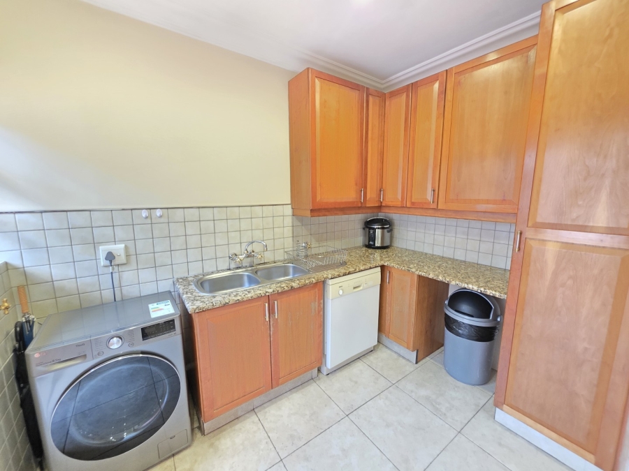 5 Bedroom Property for Sale in Waterkloof Ridge Gauteng