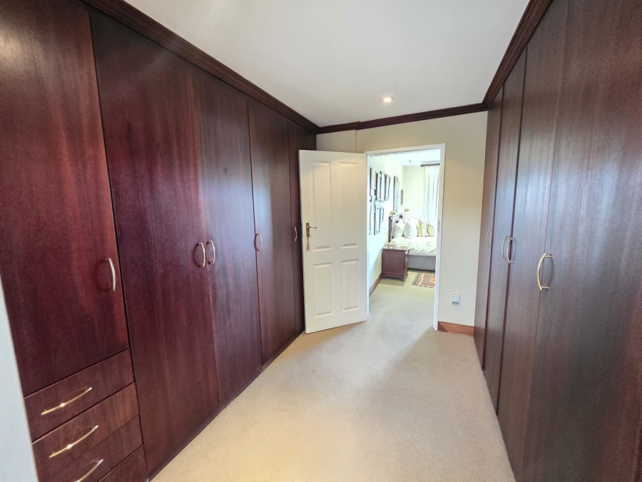 5 Bedroom Property for Sale in Waterkloof Ridge Gauteng