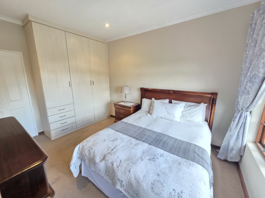 5 Bedroom Property for Sale in Waterkloof Ridge Gauteng