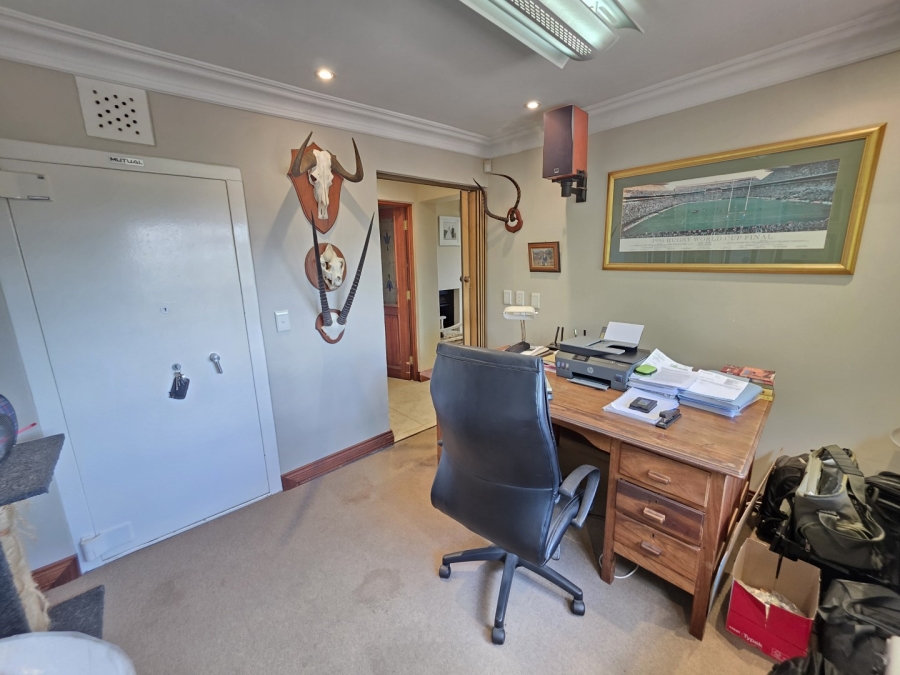 5 Bedroom Property for Sale in Waterkloof Ridge Gauteng