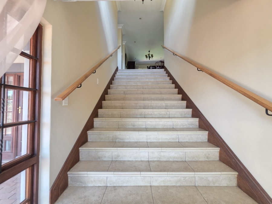 5 Bedroom Property for Sale in Waterkloof Ridge Gauteng