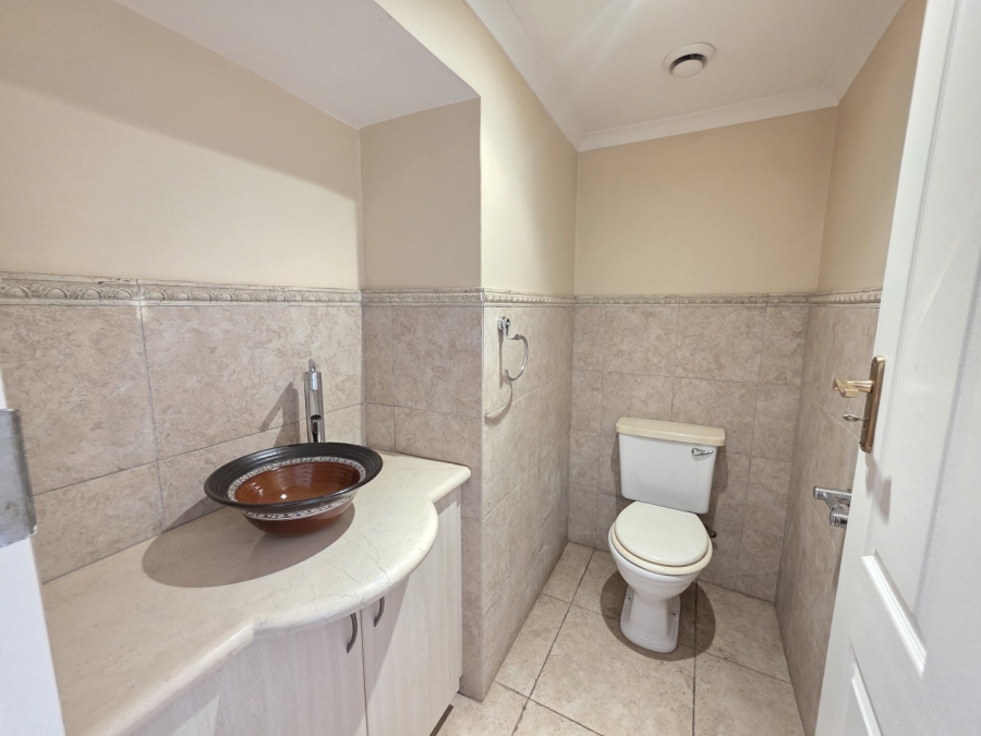 5 Bedroom Property for Sale in Waterkloof Ridge Gauteng