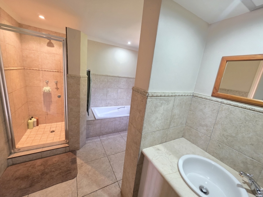 5 Bedroom Property for Sale in Waterkloof Ridge Gauteng