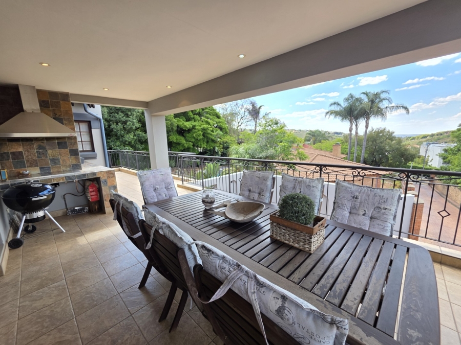 5 Bedroom Property for Sale in Waterkloof Ridge Gauteng