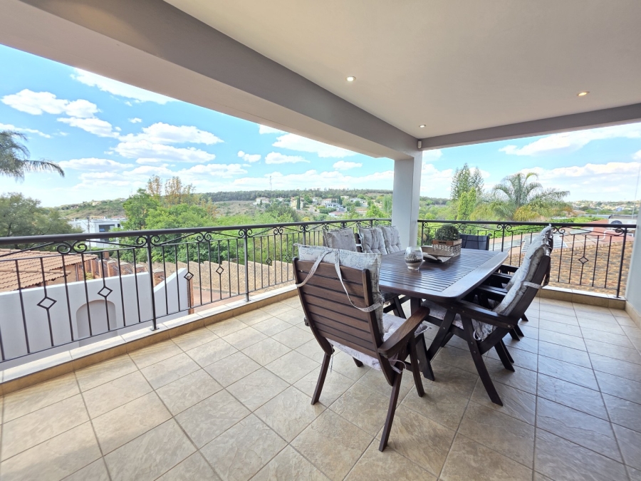 5 Bedroom Property for Sale in Waterkloof Ridge Gauteng