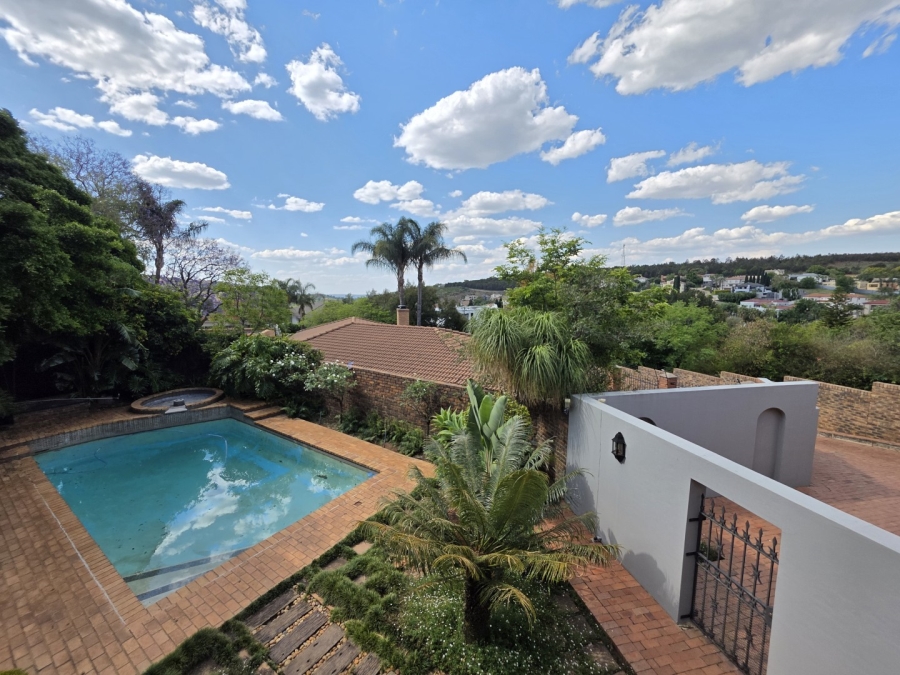 5 Bedroom Property for Sale in Waterkloof Ridge Gauteng