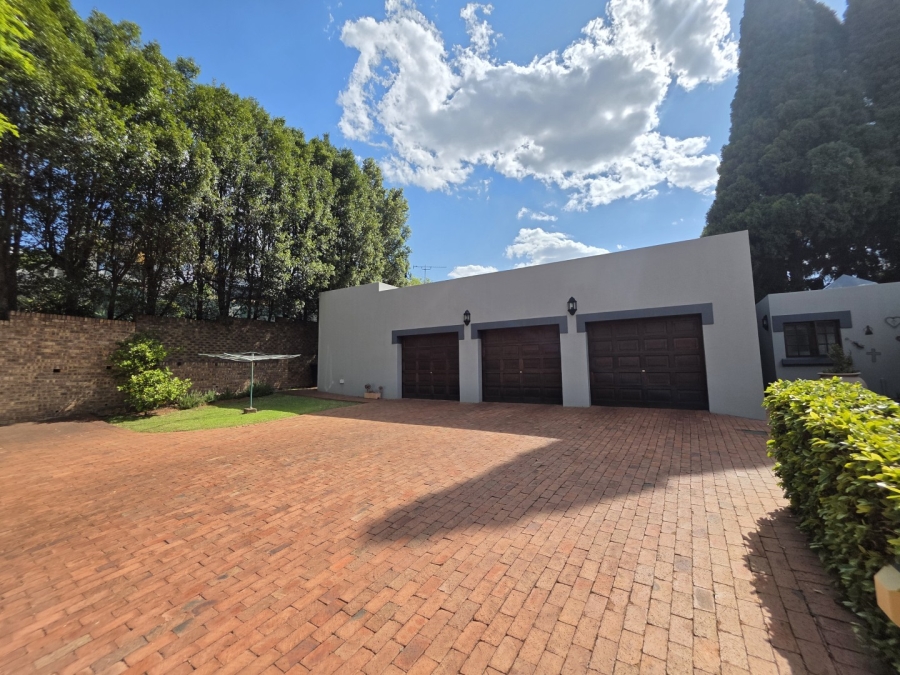 5 Bedroom Property for Sale in Waterkloof Ridge Gauteng