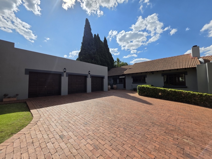 5 Bedroom Property for Sale in Waterkloof Ridge Gauteng
