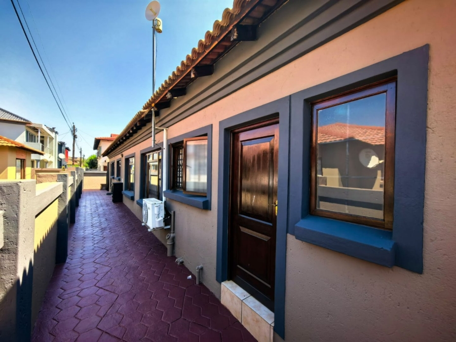 3 Bedroom Property for Sale in Rose Acres Estate Gauteng
