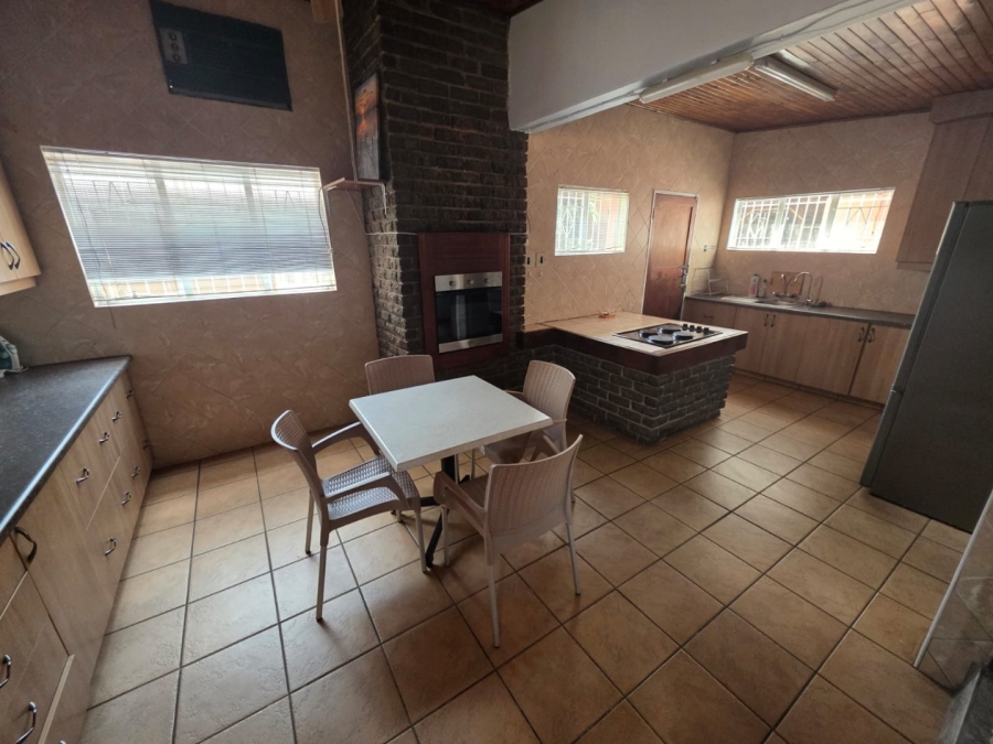 5 Bedroom Property for Sale in Sinoville Gauteng