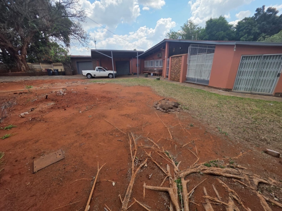 5 Bedroom Property for Sale in Sinoville Gauteng