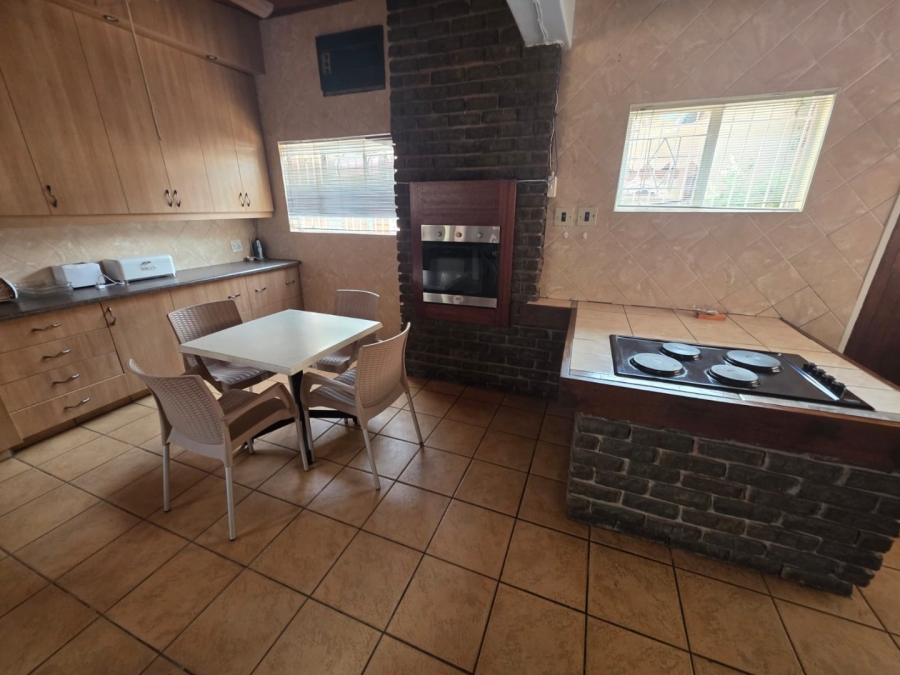 5 Bedroom Property for Sale in Sinoville Gauteng