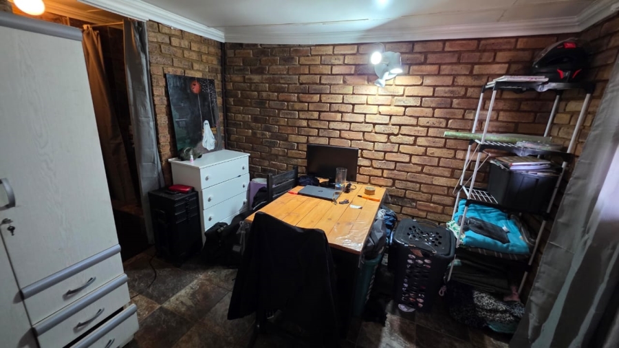 5 Bedroom Property for Sale in Doornpoort Gauteng