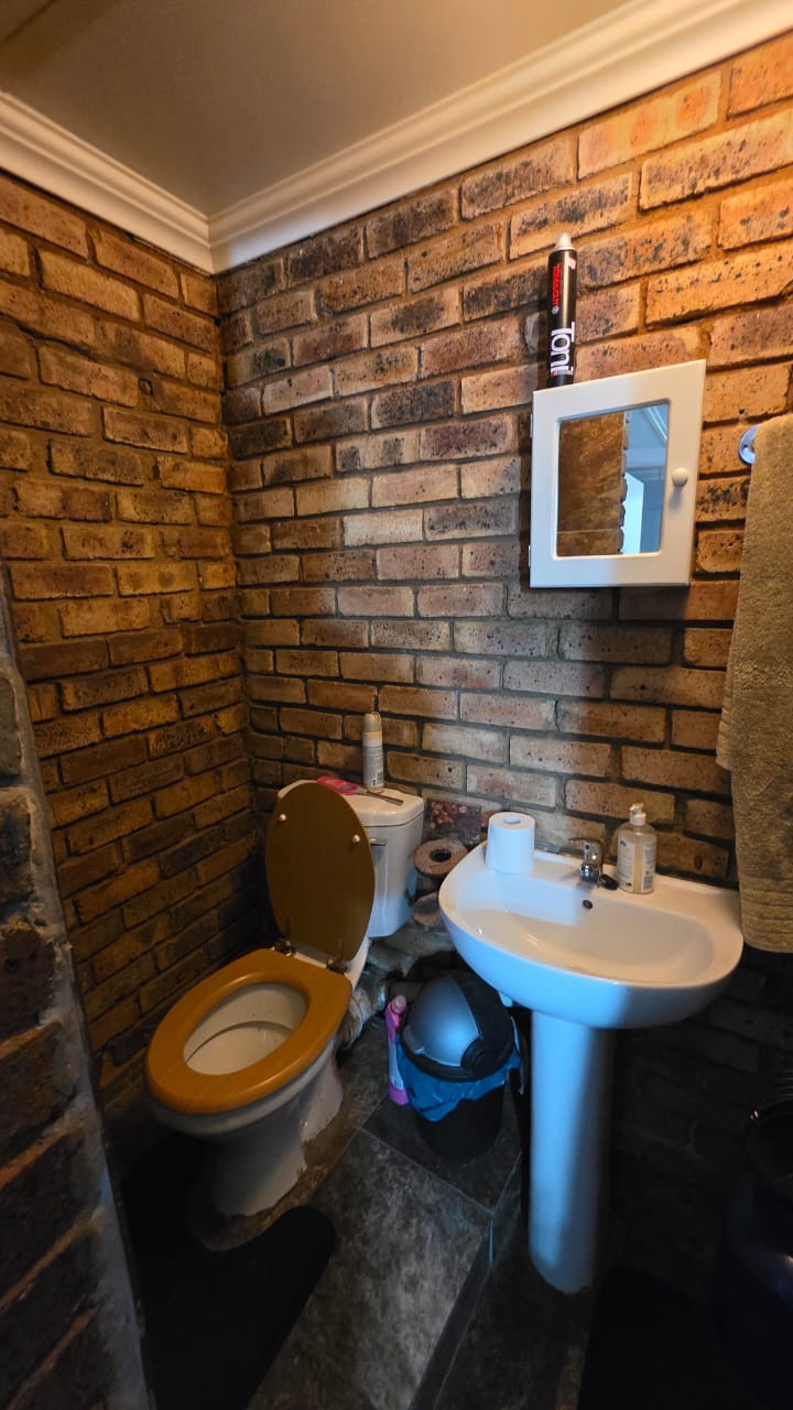 5 Bedroom Property for Sale in Doornpoort Gauteng