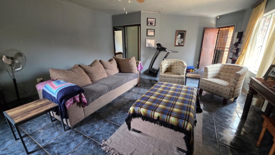 5 Bedroom Property for Sale in Doornpoort Gauteng