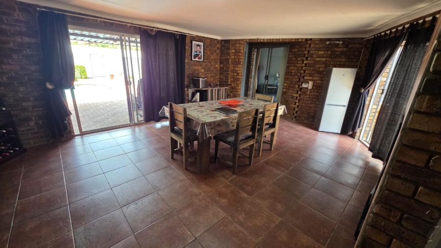5 Bedroom Property for Sale in Doornpoort Gauteng
