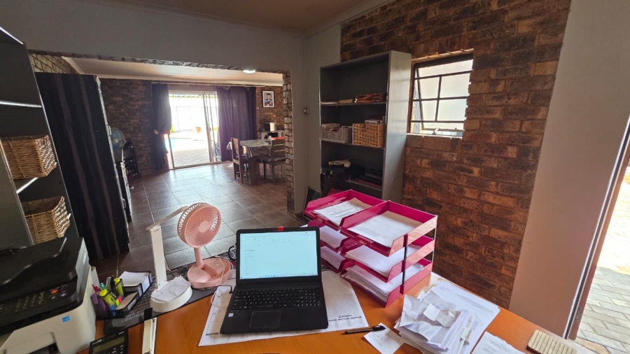 5 Bedroom Property for Sale in Doornpoort Gauteng