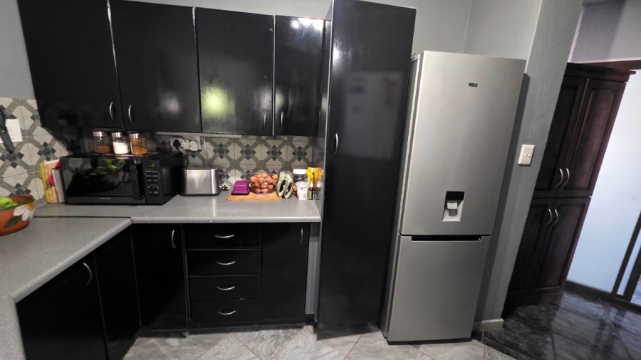 5 Bedroom Property for Sale in Doornpoort Gauteng