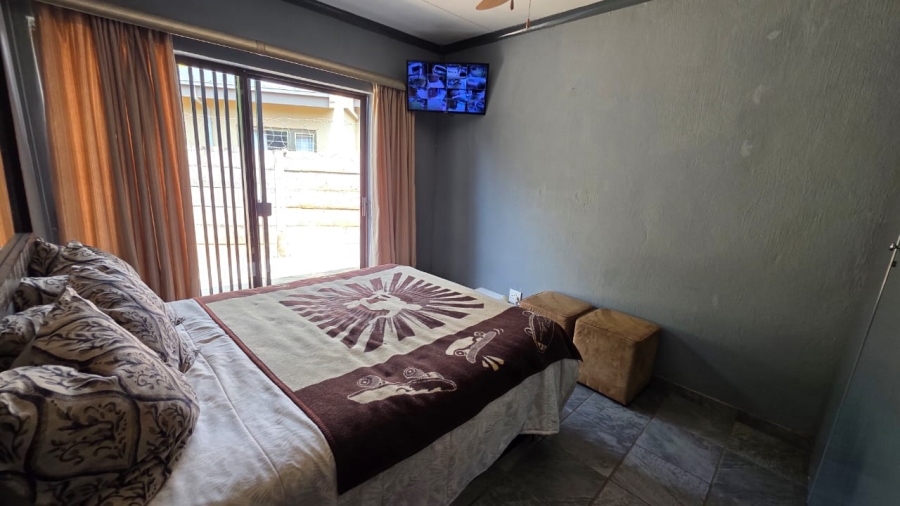 5 Bedroom Property for Sale in Doornpoort Gauteng