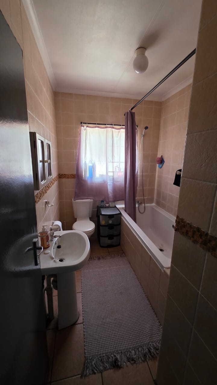 5 Bedroom Property for Sale in Doornpoort Gauteng