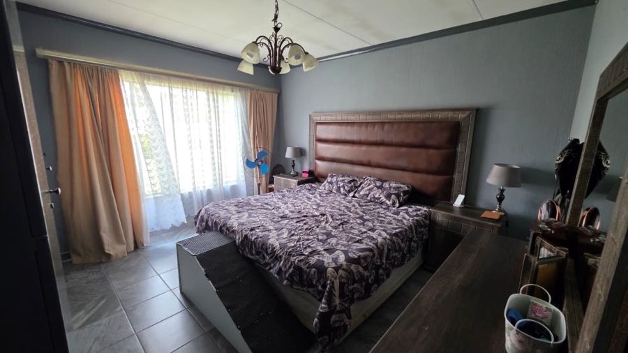 5 Bedroom Property for Sale in Doornpoort Gauteng