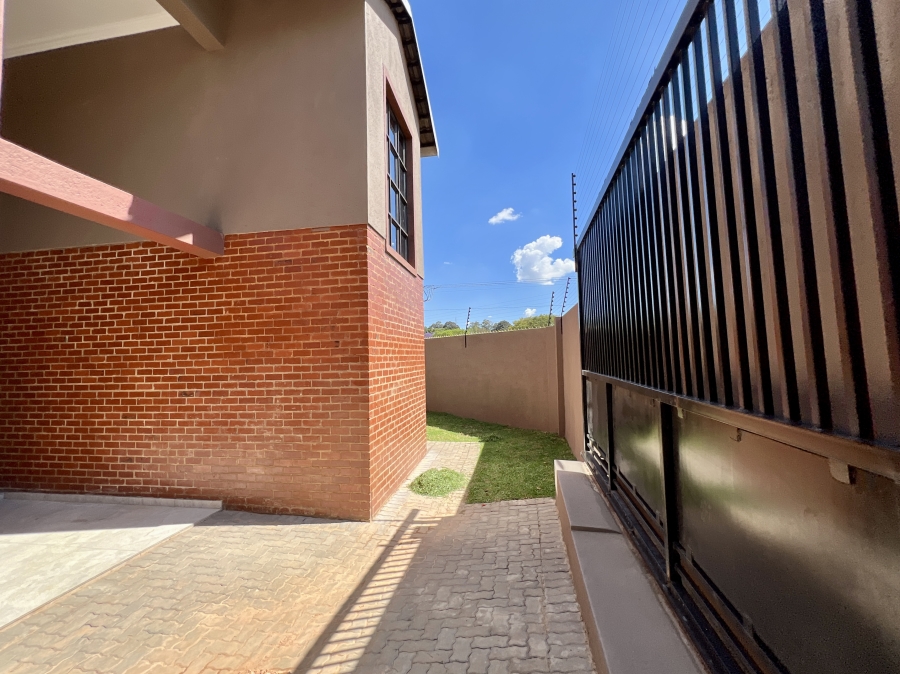 To Let 5 Bedroom Property for Rent in Waterkloof Ridge Gauteng