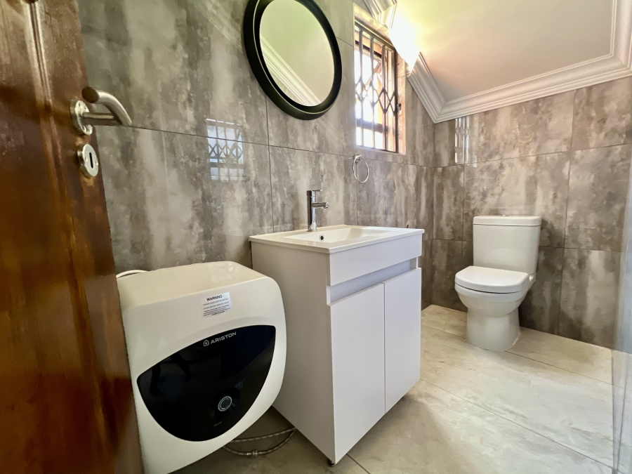 To Let 5 Bedroom Property for Rent in Waterkloof Ridge Gauteng