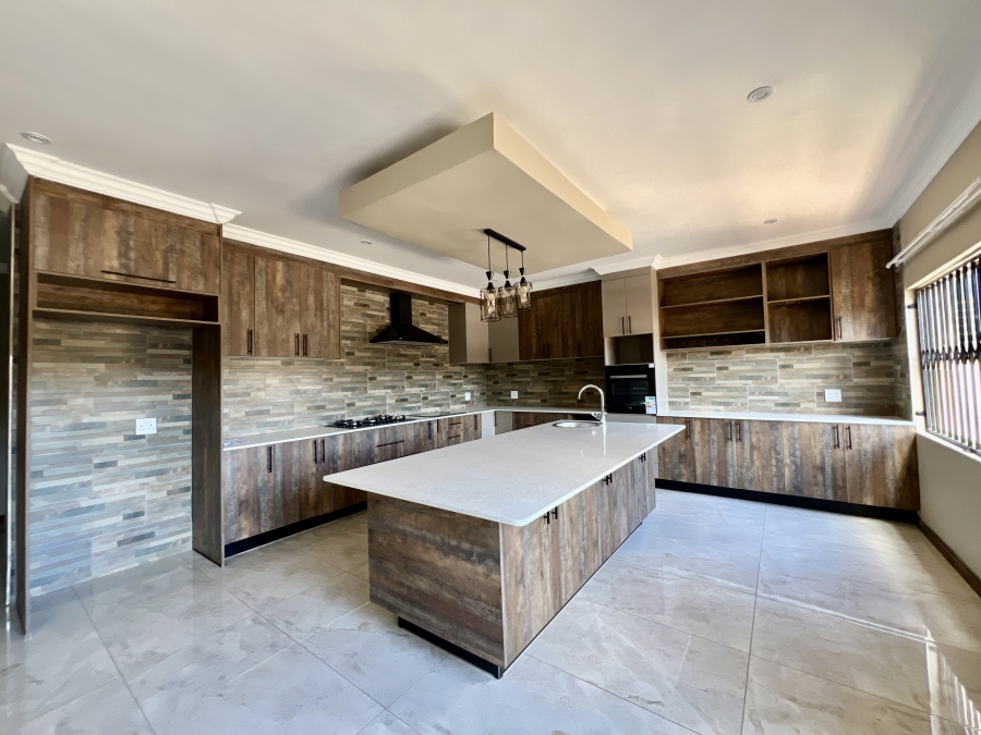 To Let 5 Bedroom Property for Rent in Waterkloof Ridge Gauteng