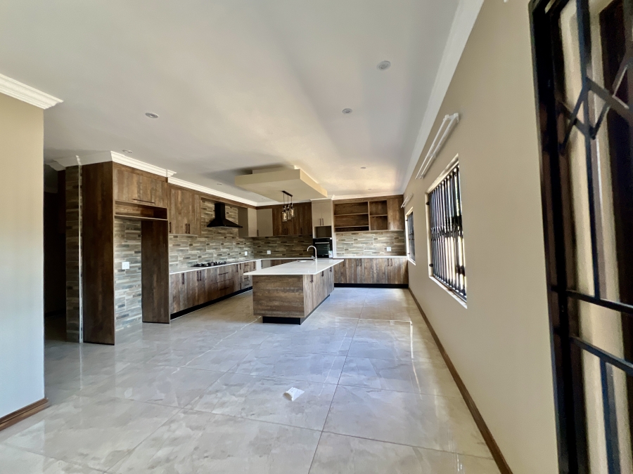 To Let 5 Bedroom Property for Rent in Waterkloof Ridge Gauteng