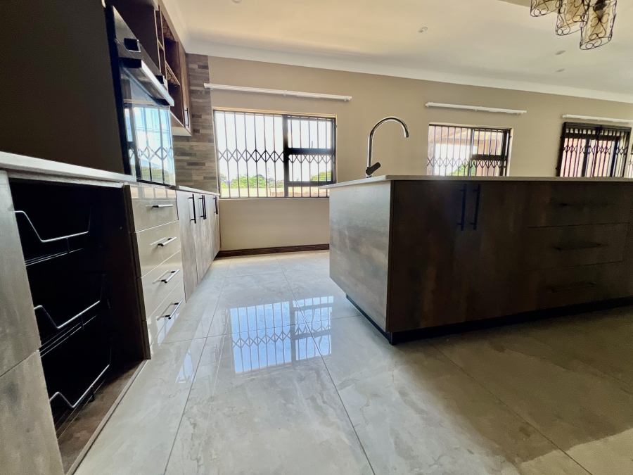 To Let 5 Bedroom Property for Rent in Waterkloof Ridge Gauteng