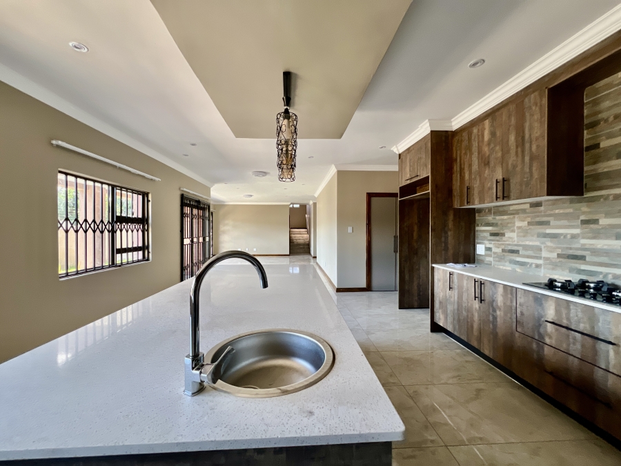 To Let 5 Bedroom Property for Rent in Waterkloof Ridge Gauteng
