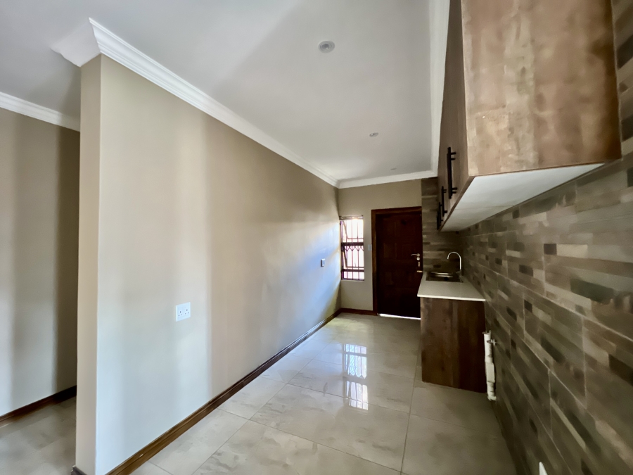 To Let 5 Bedroom Property for Rent in Waterkloof Ridge Gauteng