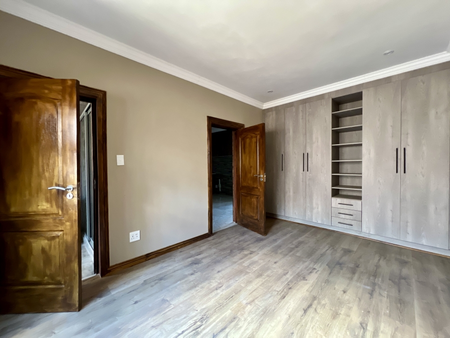 To Let 5 Bedroom Property for Rent in Waterkloof Ridge Gauteng