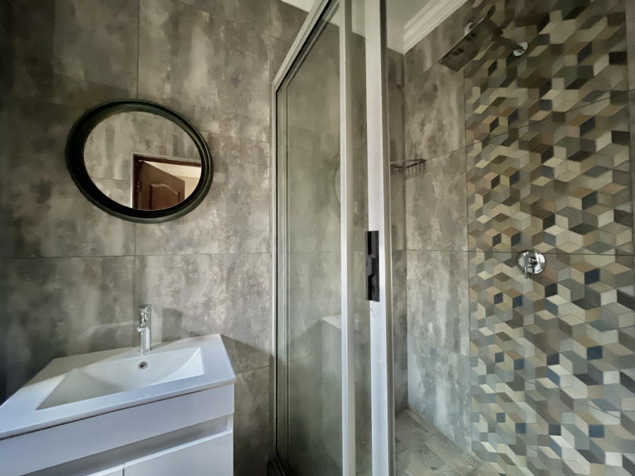 To Let 5 Bedroom Property for Rent in Waterkloof Ridge Gauteng