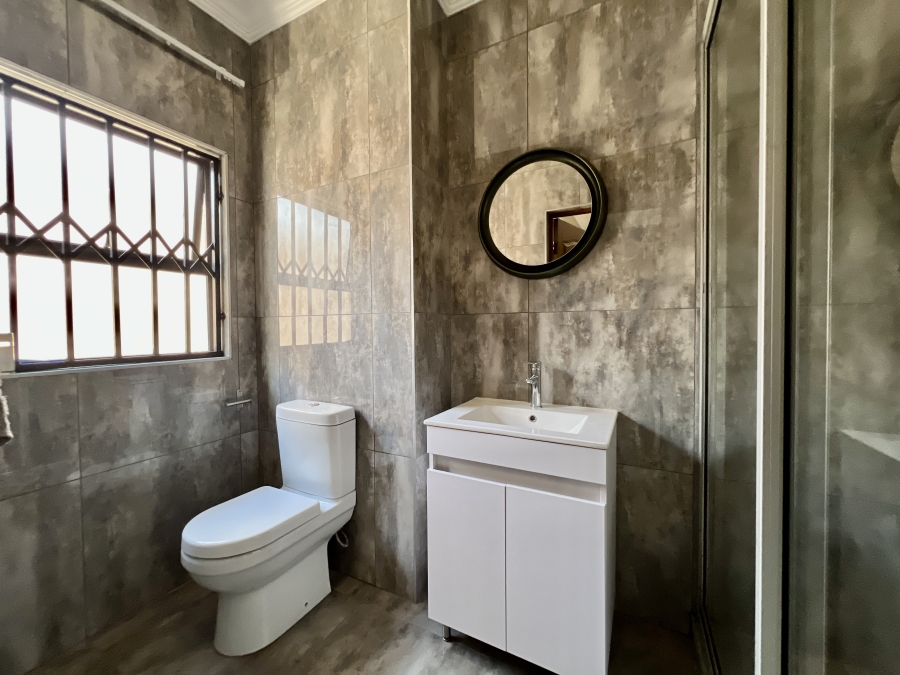 To Let 5 Bedroom Property for Rent in Waterkloof Ridge Gauteng