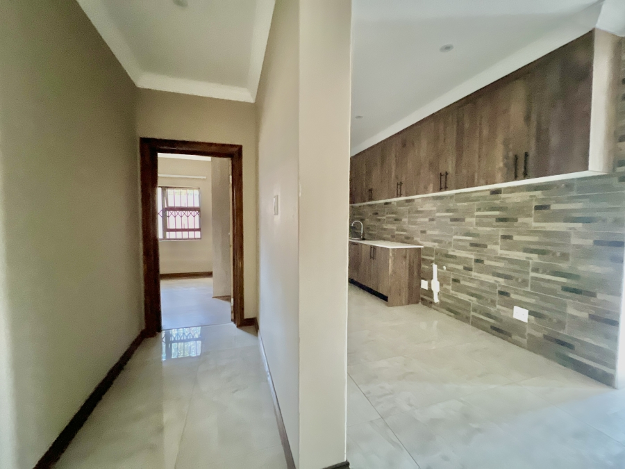 To Let 5 Bedroom Property for Rent in Waterkloof Ridge Gauteng