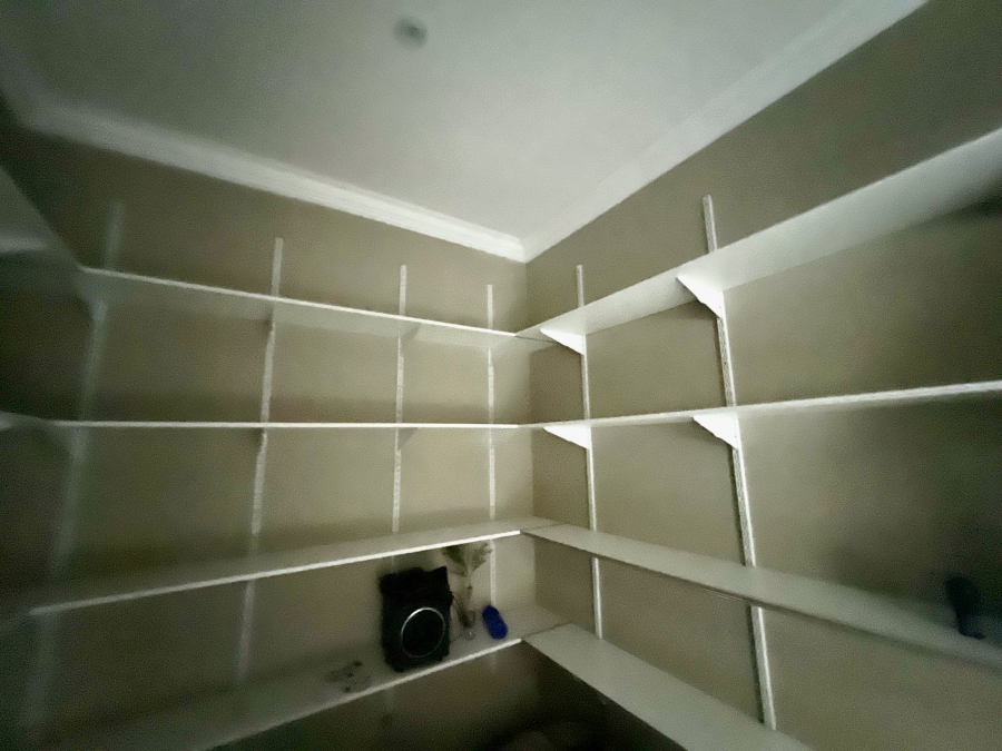 To Let 5 Bedroom Property for Rent in Waterkloof Ridge Gauteng