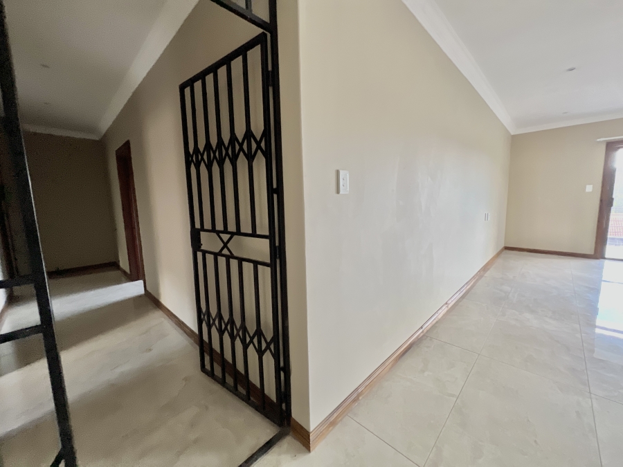 To Let 5 Bedroom Property for Rent in Waterkloof Ridge Gauteng