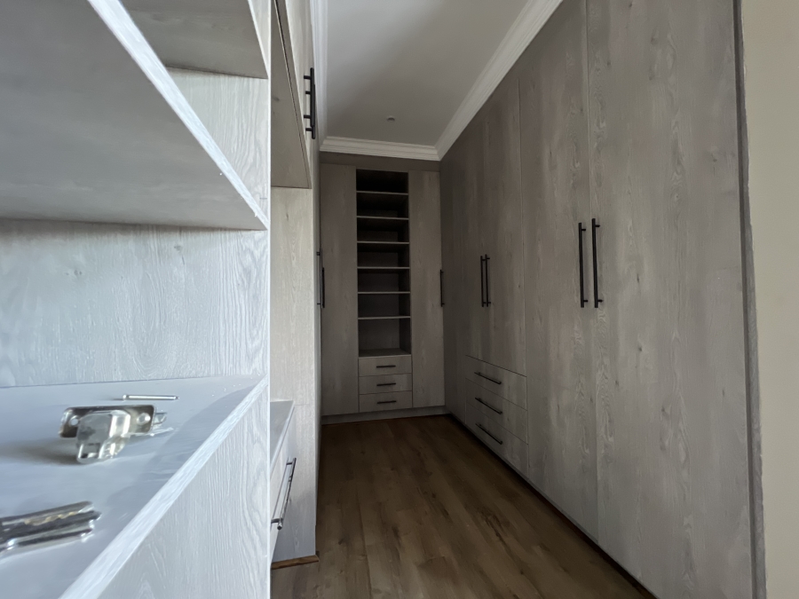 To Let 5 Bedroom Property for Rent in Waterkloof Ridge Gauteng