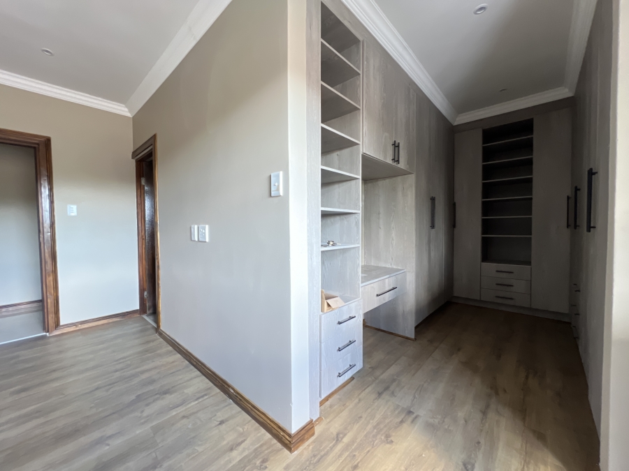 To Let 5 Bedroom Property for Rent in Waterkloof Ridge Gauteng