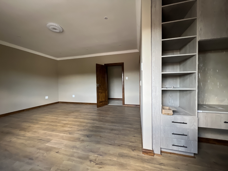 To Let 5 Bedroom Property for Rent in Waterkloof Ridge Gauteng