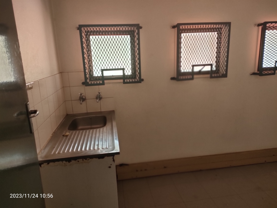 To Let Commercial Property for Rent in Strijdom Park Gauteng