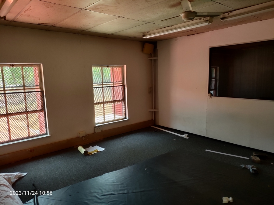 To Let Commercial Property for Rent in Strijdom Park Gauteng