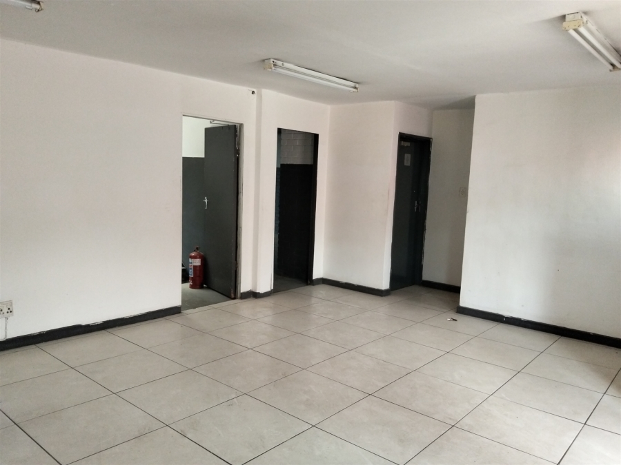 To Let Commercial Property for Rent in Strijdom Park Gauteng