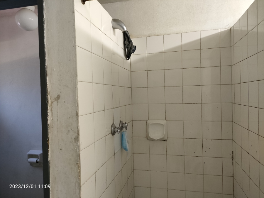 To Let Commercial Property for Rent in Strijdom Park Gauteng